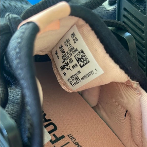 PUMA Black and Pink Running Shoes - Picture 4 of 7